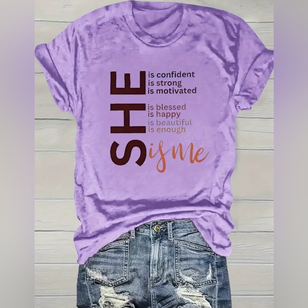 Graphic T-shit with Motivational Print “SHE: is confident, is strong….”
